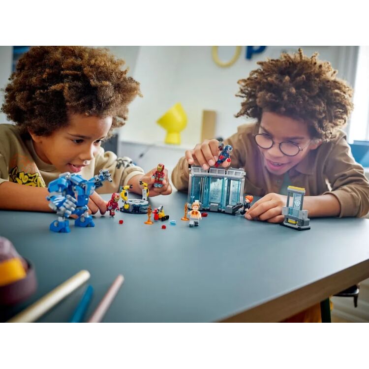 Product LEGO® Marvel: Iron Man’s Laboratory: Hall of Armor (76315) image