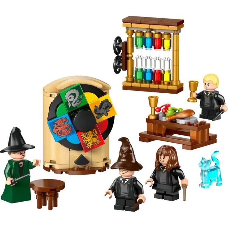 Product LEGO® Harry Potter™: Hogwarts™ Castle: Sorting Hat™ Ceremony (76460) image
