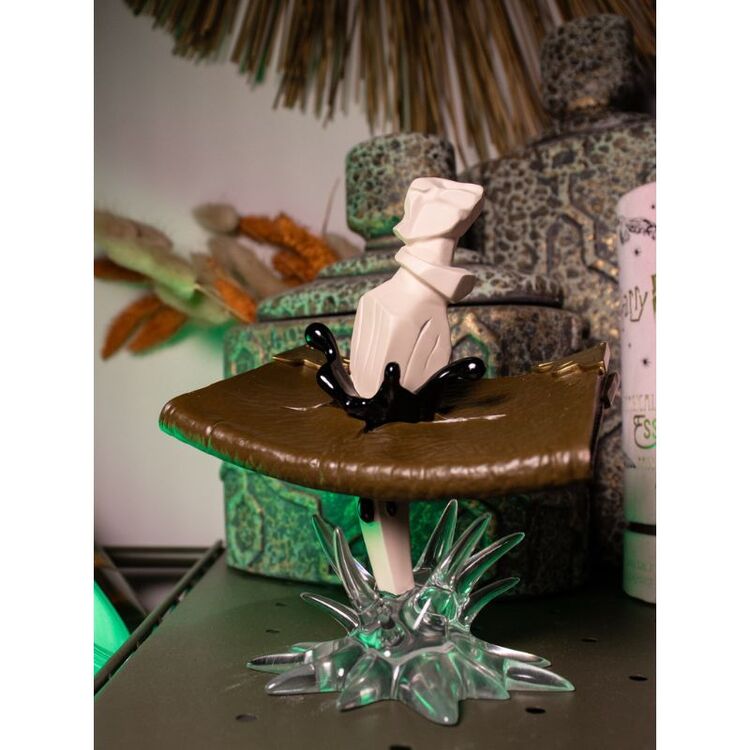 Product Prop-Ups Harry Potter Tom Riddle's Diary & Basilisk Fang image