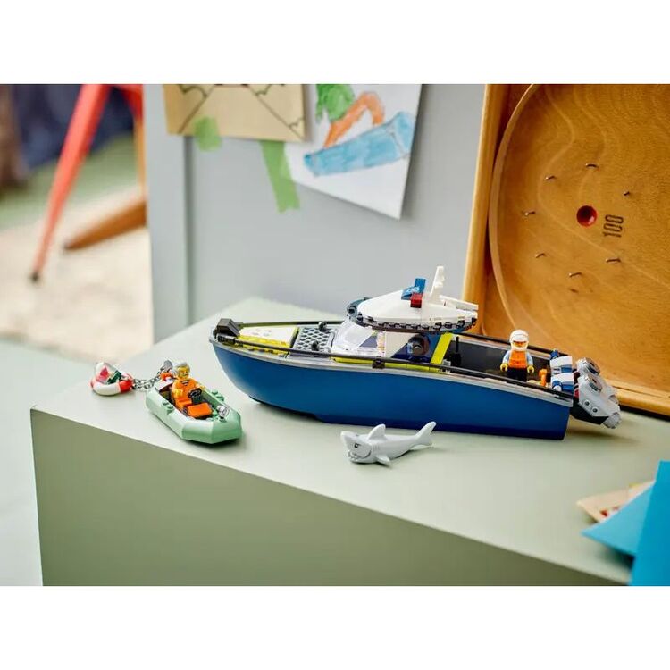 Product LEGO® City: Καταδίωξη με Αστυνομικό Σκάφος (60456) image