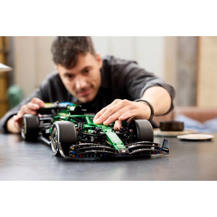 Product LEGO® Technic: Aston Martin Aramco AMR25 F1® Car  (42240) image