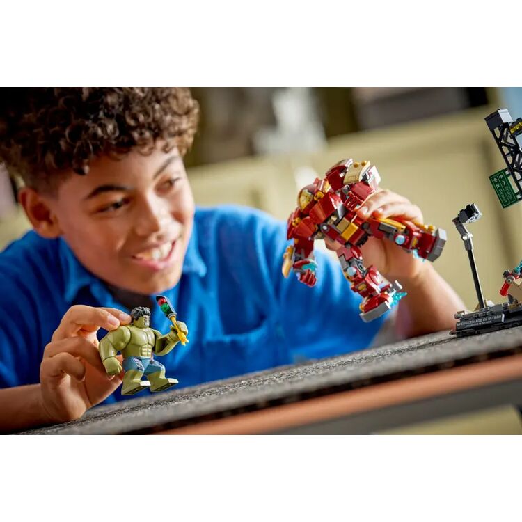 Product LEGO® Marvel: Epic Battle: Hulkbuster vs. The Hulk (76343) image