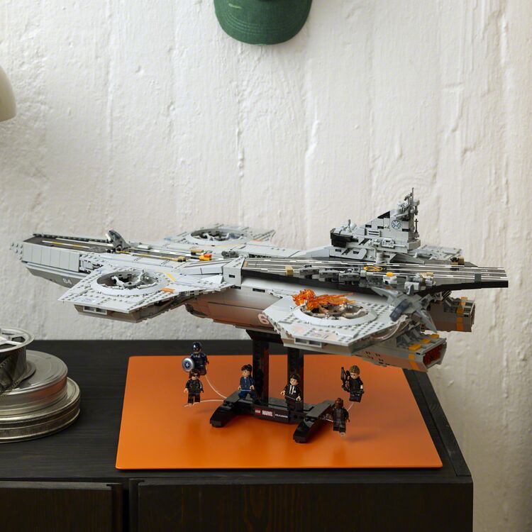 Product LEGO® Marvel: S.h.i.e.l.d. Helicarrier (76354) image