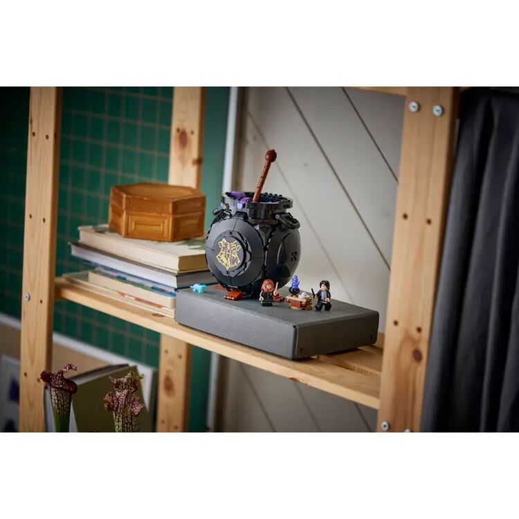 Product LEGO® Harry Potter™: Cauldron: Secret Potions Classroom (76464) image