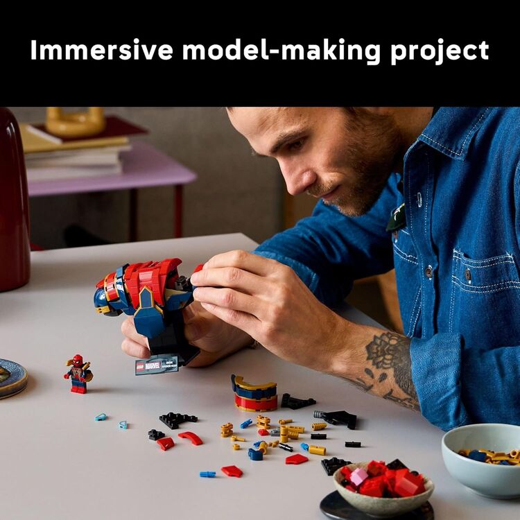 Product LEGO® Marvel: Iron Spider-Man Bust (76326) image