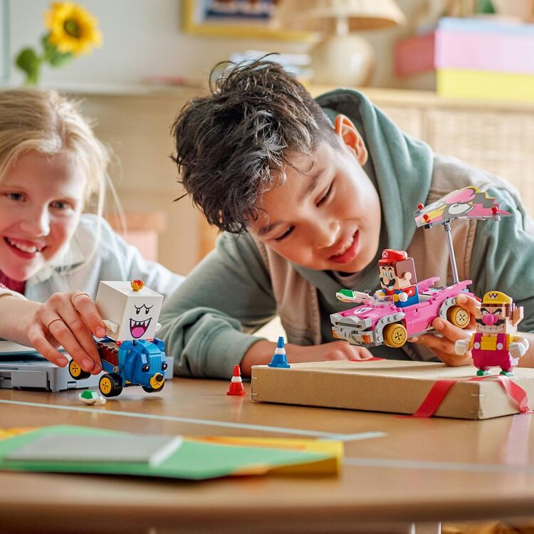 Product LEGO® Super Mario™: Mario Kart™ – Wario & King Boo (72038) image