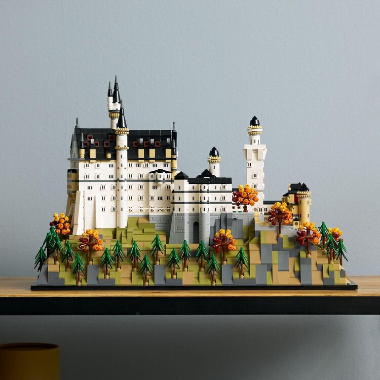 Product LEGO® Architecture: Neuschwanstein Castle (21063) image
