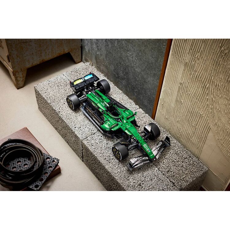 Product LEGO® Technic: Aston Martin Aramco AMR25 F1® Car  (42240) image
