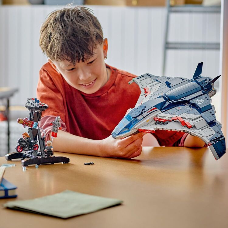 Product LEGO® Marvel Avengers: Age of Ultron Quinjet (76325) image