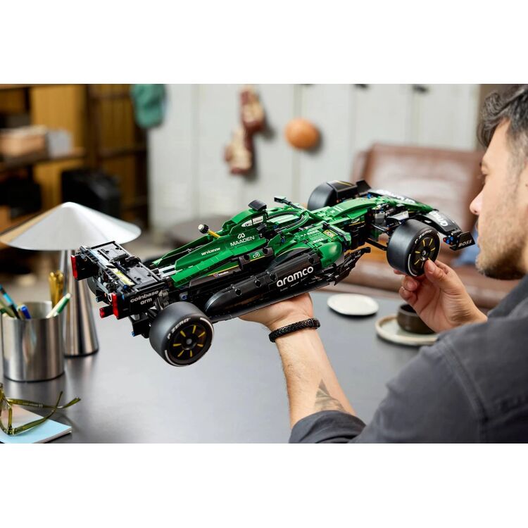 Product LEGO® Technic: Aston Martin Aramco AMR25 F1® Car  (42240) image