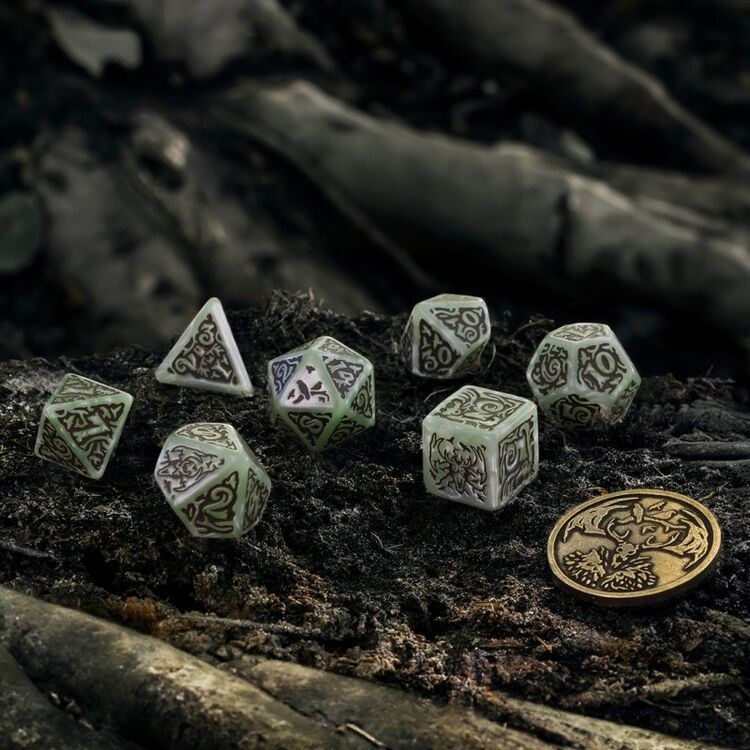 Product The Witcher Dice Set: Leshen - The Totem Builder image